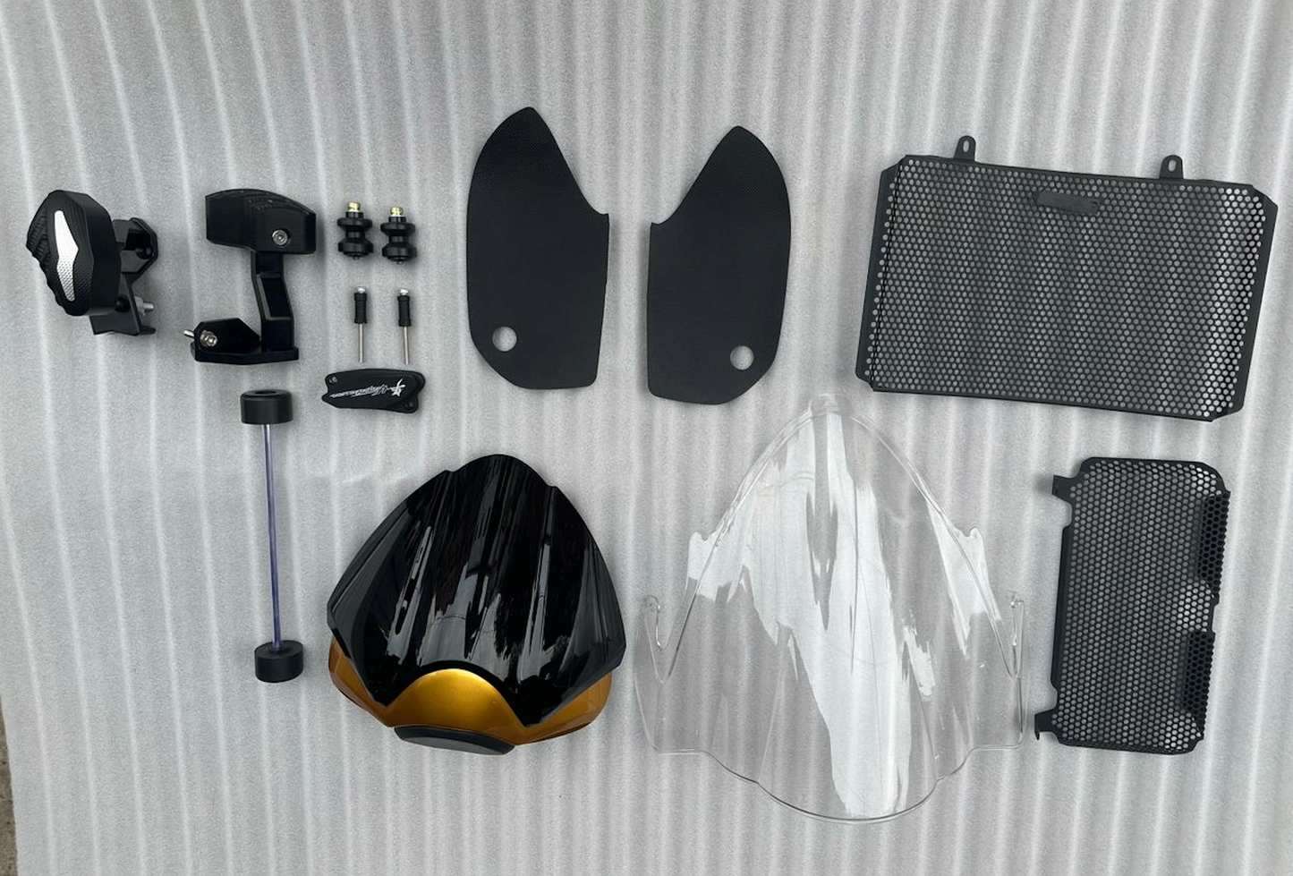 hayabusa generation 3 COMBO KIT Suzuki Hayabusa Gen3 – 2023 (WINDSHIELD , REAR SEAT COWL, FRAME SLIDER, KNEE PADS , RADIATOR GRILL SET, CRANK CASE COVER ,SPOOLS ,FORK SLIDER )