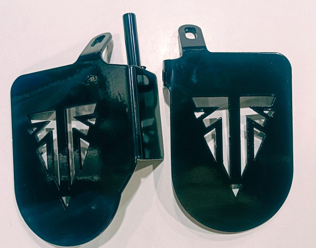 TRIUMPH FOOTREST FOR SPEED 400