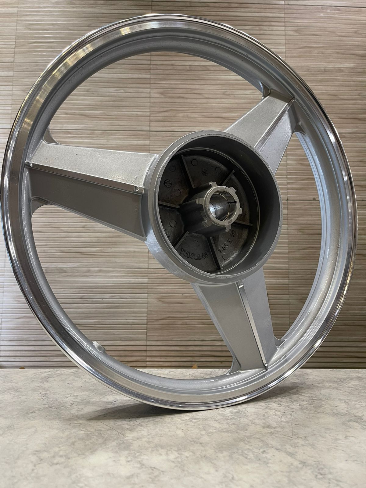 PAJERO NEW STAR DIAMOND MERCEDES SILVER ALLOY WHEEL SET FOR ROYAL-ENFIELD STANDARD BIG DRUM.
