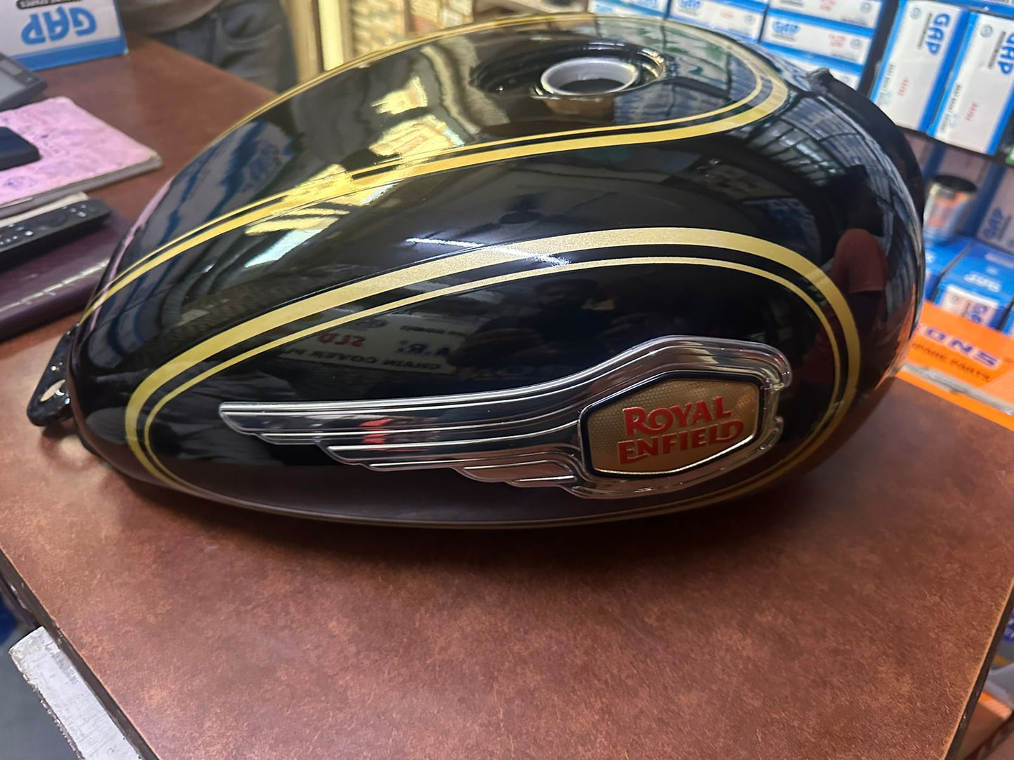 Royal enfield standard tank for bs-3 and bs-4 with linning and sticker.