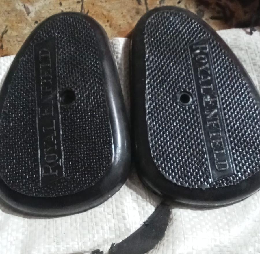 Knee pad for fuel tank vintage model royal enfield g2 standard with royal enfield written.