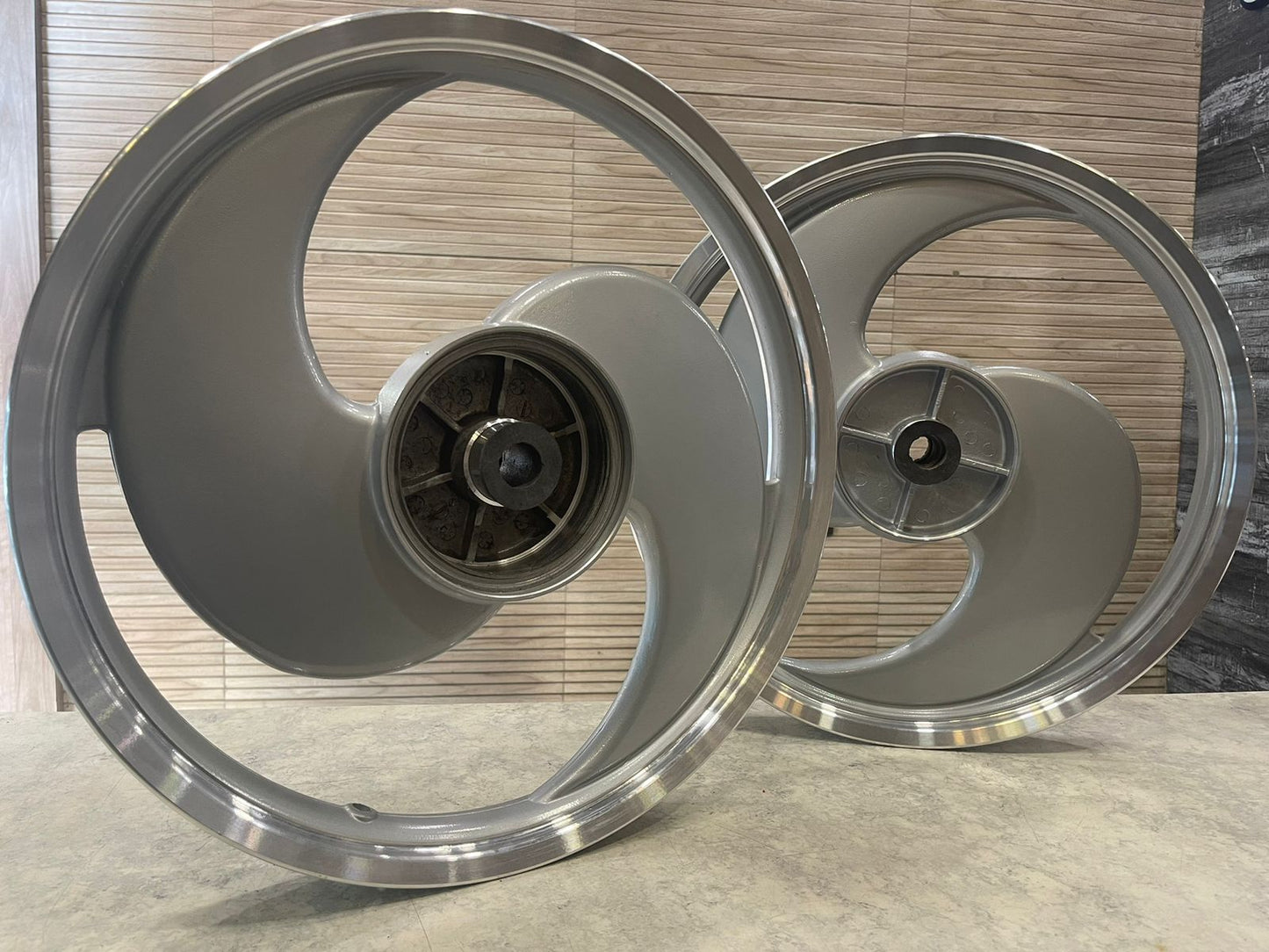 MAI PARADO Splendor alloy wheel 2 spoke S alloy wheel broad S alloy wheel for new model splendor big drum silver color