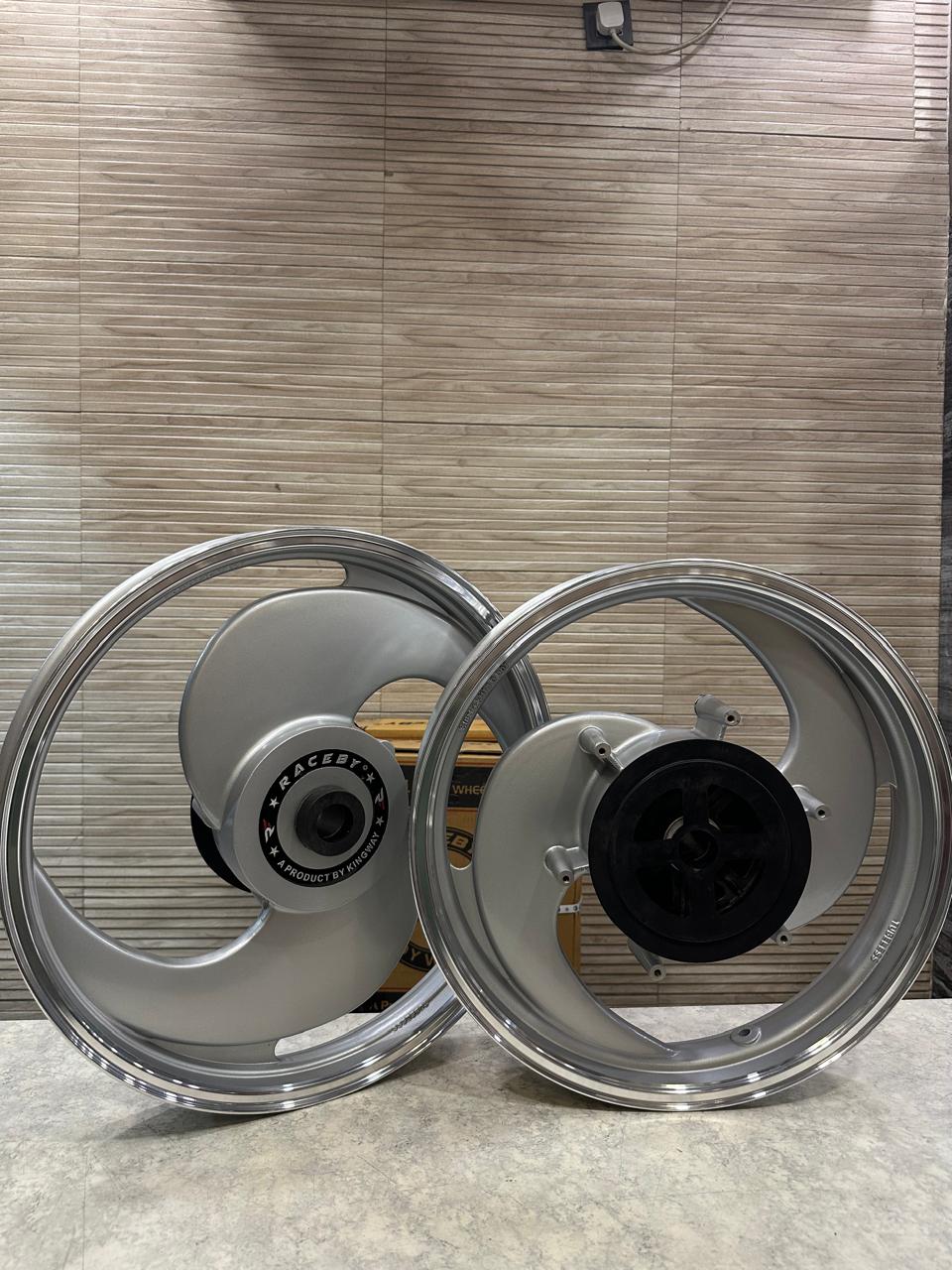 Kingway / Raceby 2s 2 spoke broad S alloy wheel for reborn and battalion standard single disc.