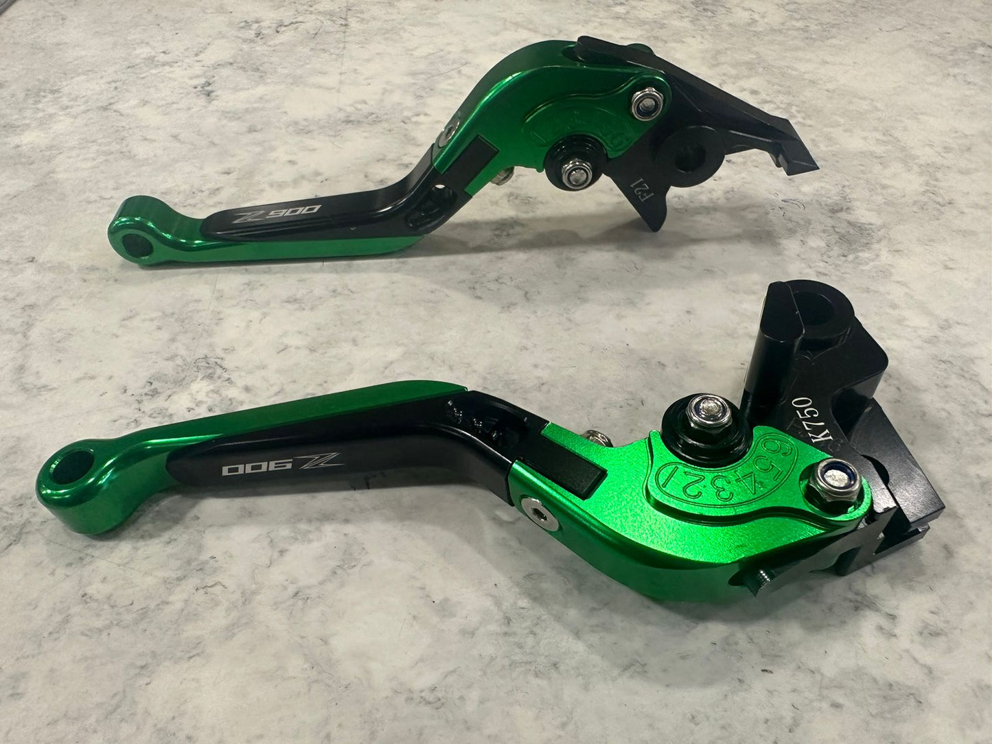 Motocycle Brake Clutch Levers Set Foldable Brake Levers Extendable with Z Logo Compatible with Kawasaki Z900 Z 900 (Green)