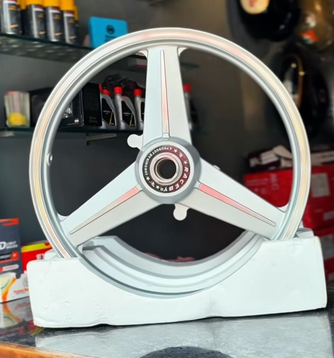 Kingway / Raceby Royal Enfield alloy wheel for reborn and standard new battalion double disc