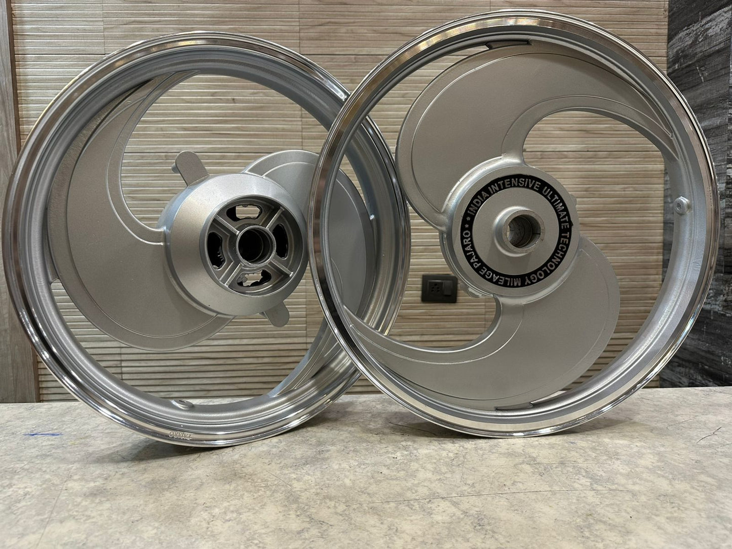 PAJERO 2 SPOKE BIGS ALLOY FOR ROYAL ENFIELD REBORN CLASSIC NEW STANDARD BATTALION SINGLE DISC.