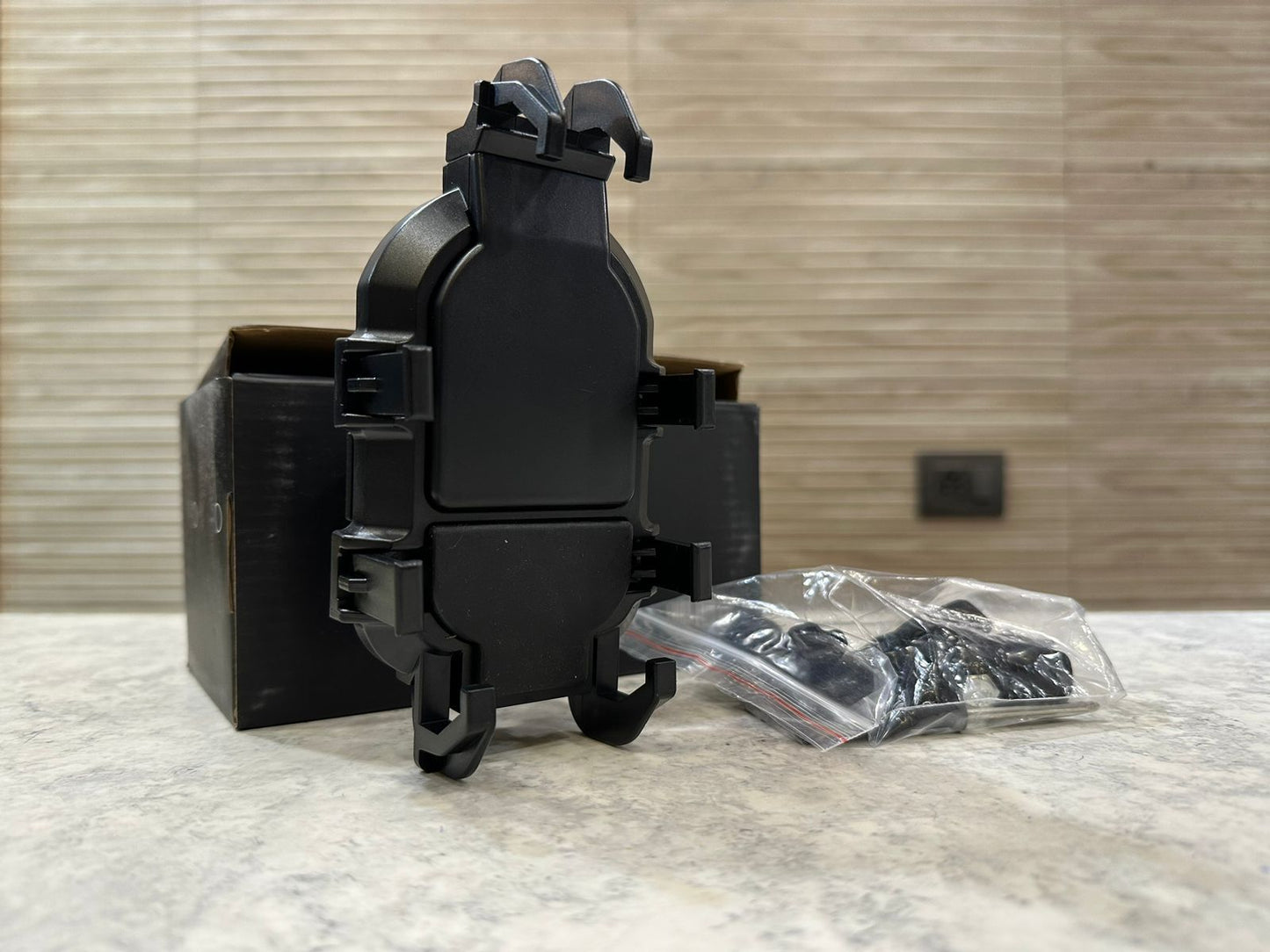 universal heavy duty mobile holder